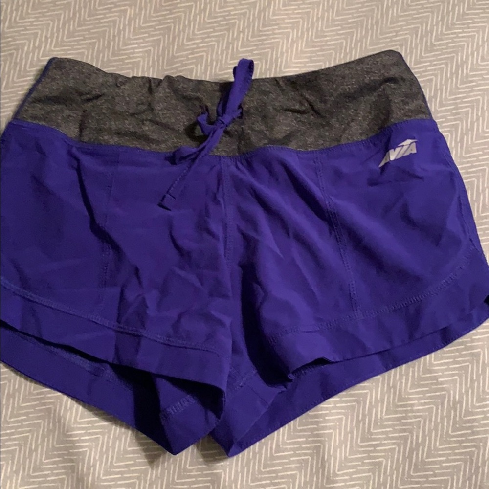 Avía athletic shorts